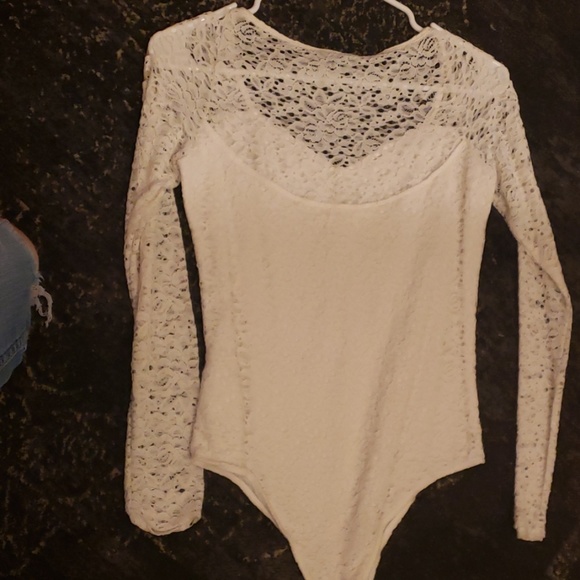 Holister - Picture 3 of 3